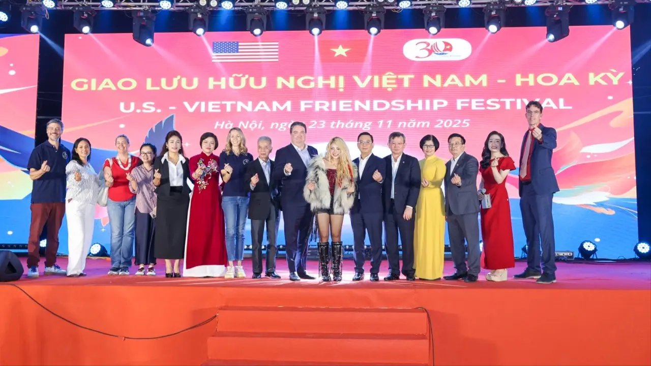 Giao lưu hữu nghị Việt Nam – Hoa Kỳ